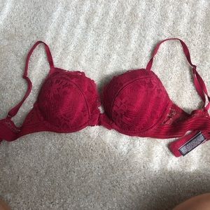 Victoria’s Secret bombshell bra